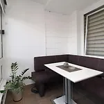 Franca A2-parking Garage Apartman Szarajevó