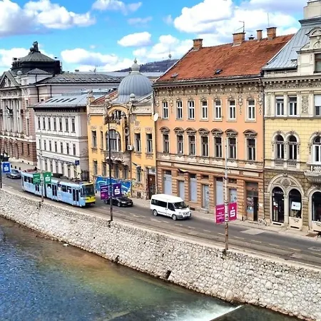 Franca A2-parking Garage سراييفو