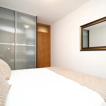 Franca A2-parking Garage