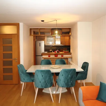 Franca A2-parking Garage * سراييفو